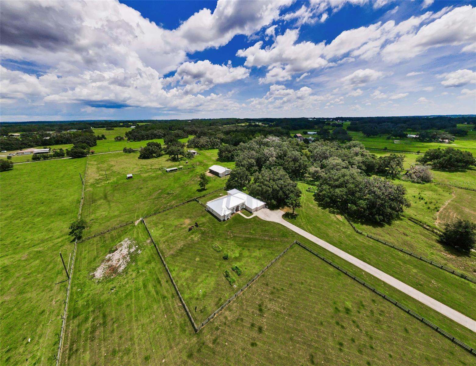 Image 3 of 95 For 22327 Mizell Road
