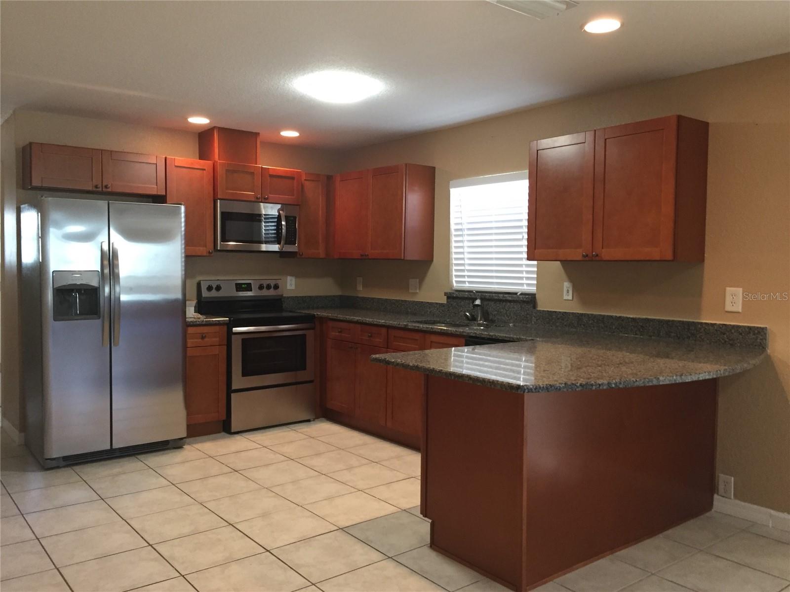 Listing photo id 10 for 4309 Longshore Drive