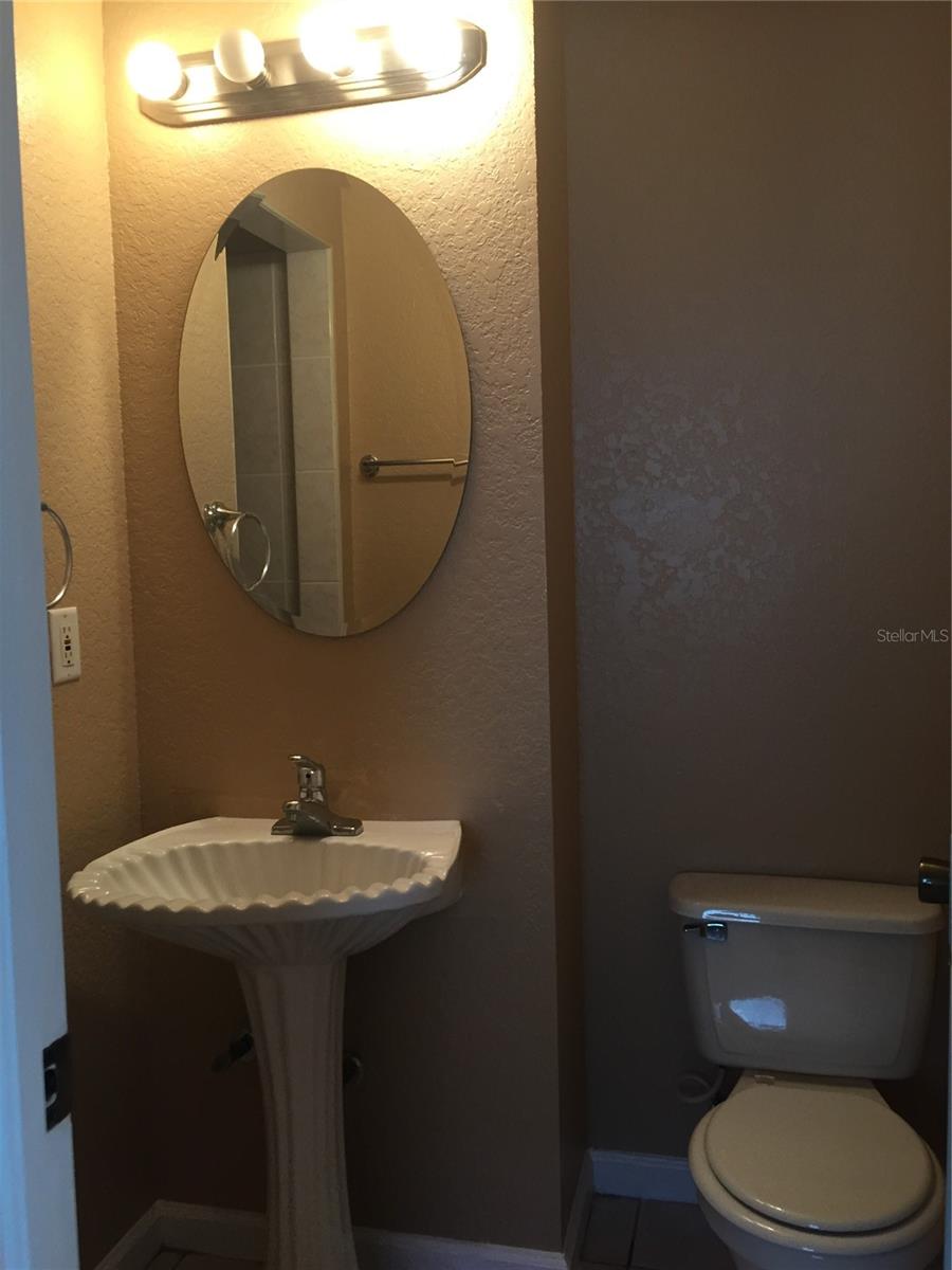 Listing photo id 17 for 4309 Longshore Drive