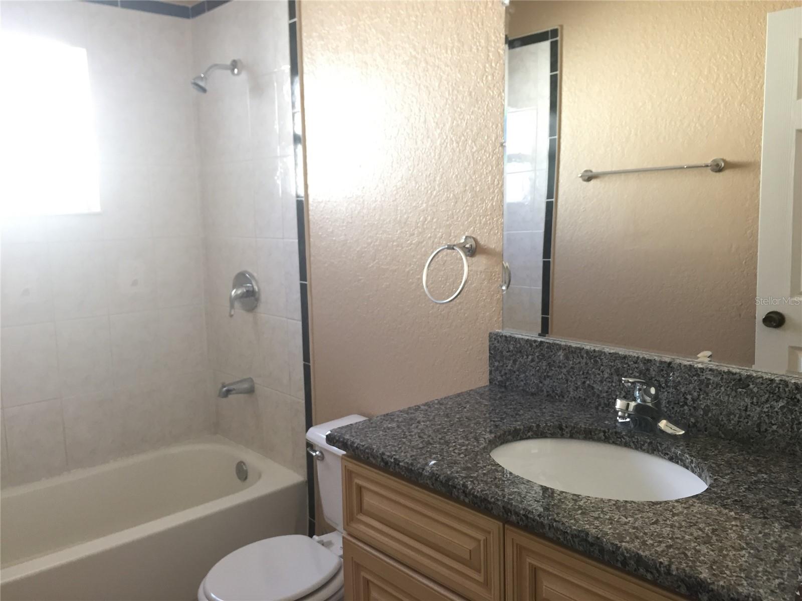 Listing photo id 18 for 4309 Longshore Drive