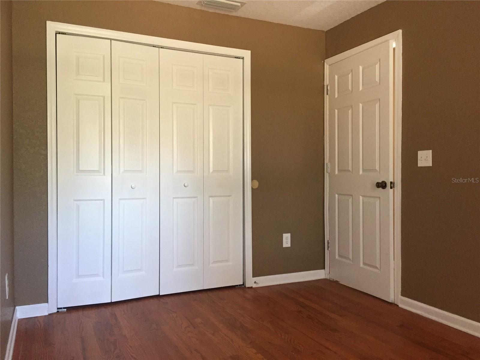 Listing photo id 23 for 4309 Longshore Drive