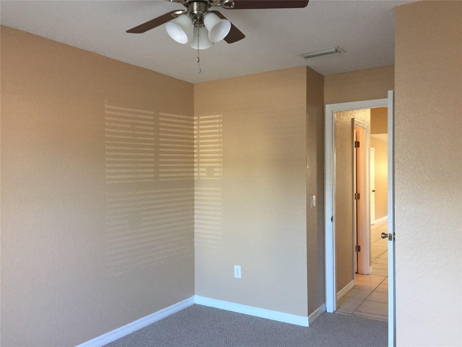 Listing photo id 2 for 4309 Longshore Drive