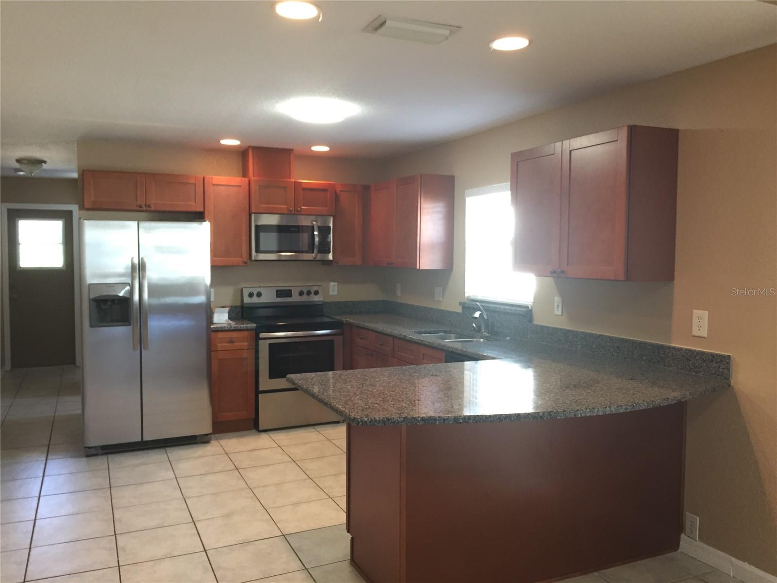 Listing photo id 4 for 4309 Longshore Drive