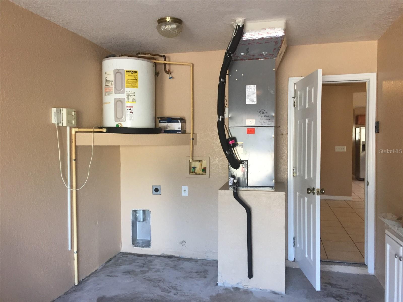 Listing photo id 5 for 4309 Longshore Drive