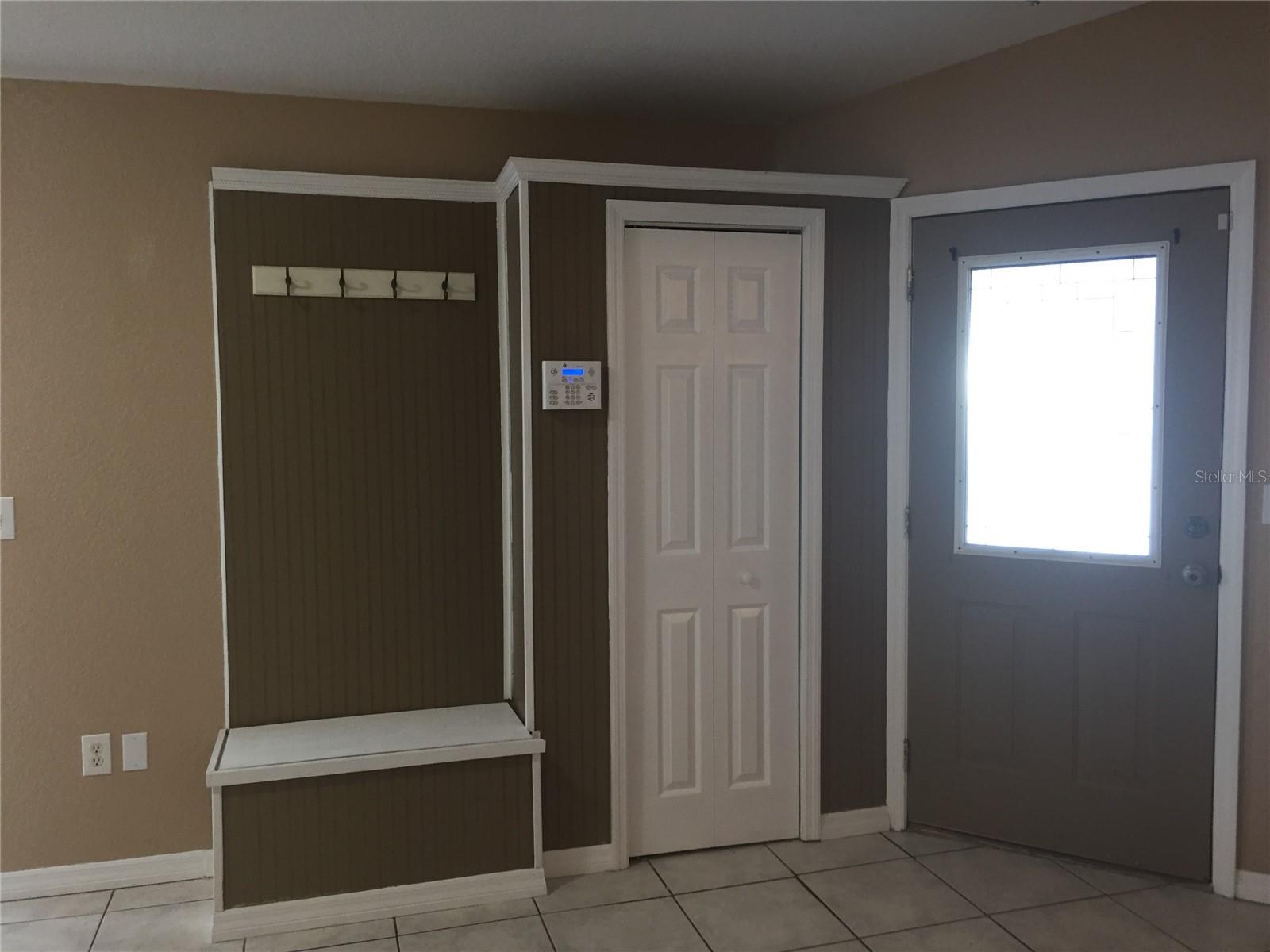 Listing photo id 6 for 4309 Longshore Drive