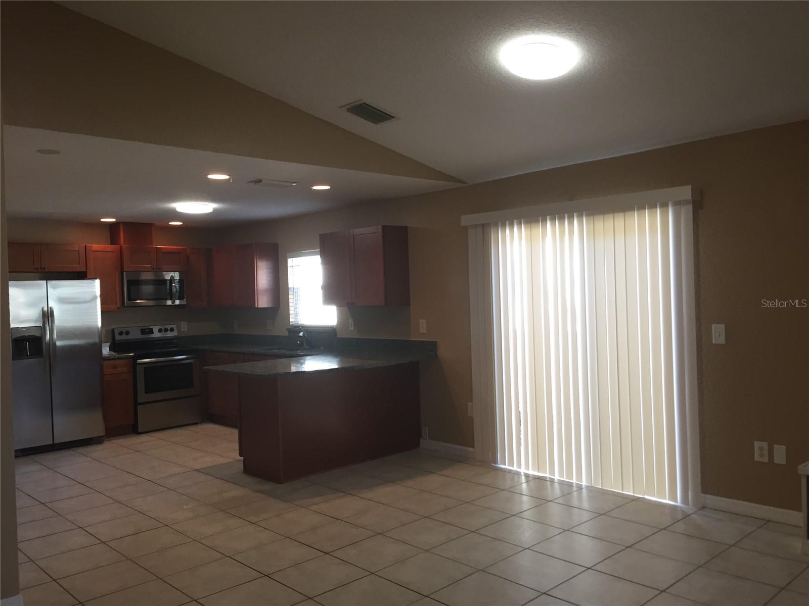 Listing photo id 7 for 4309 Longshore Drive