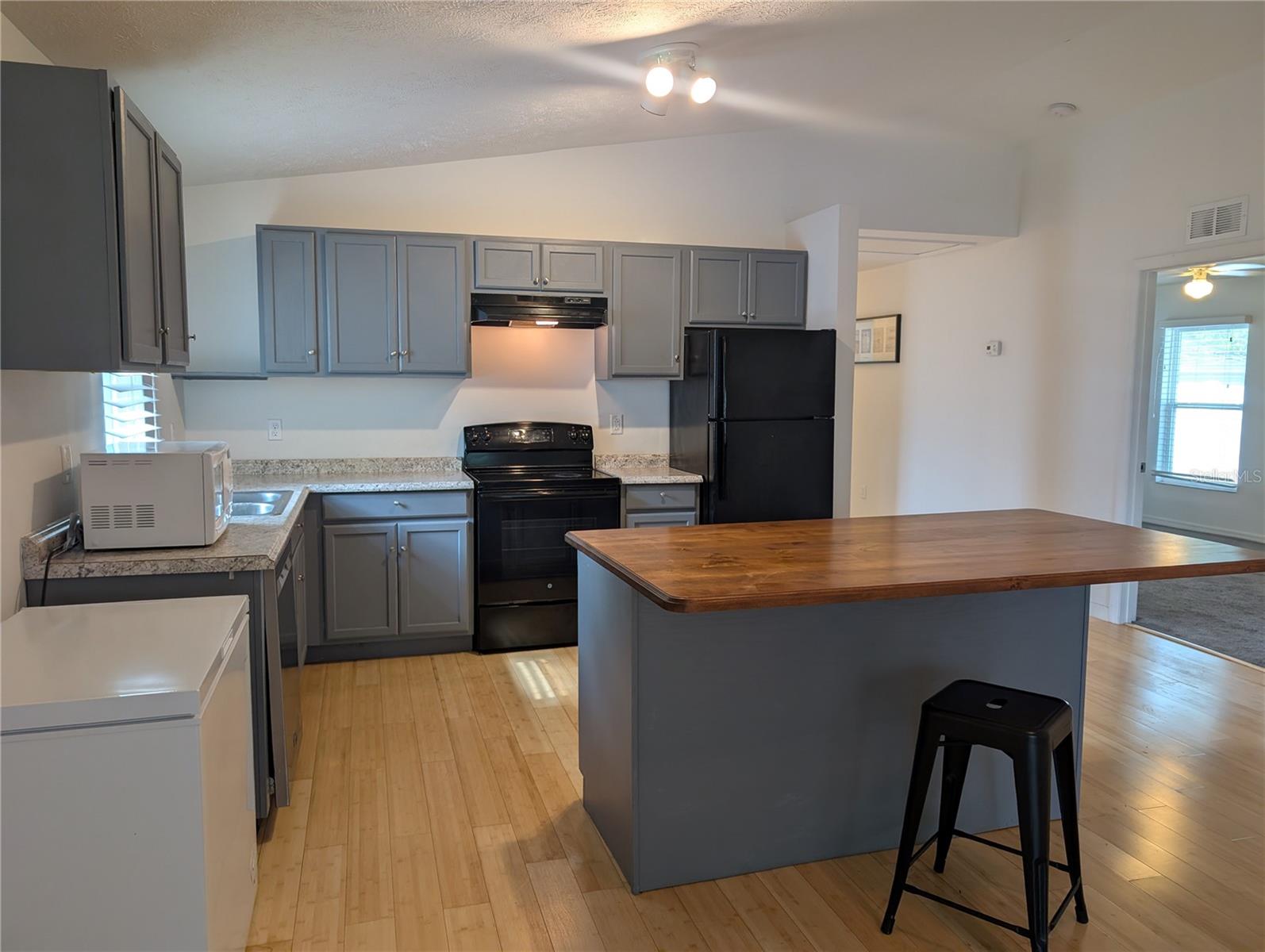 Image 10 of 28 For 3770 44th Avenue N