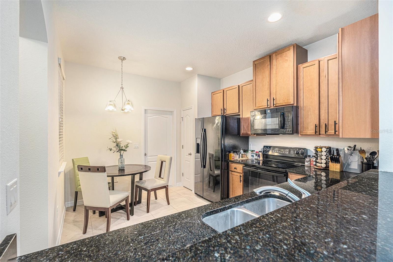 Image 10 of 33 For 5231 Bay Isle Circle
