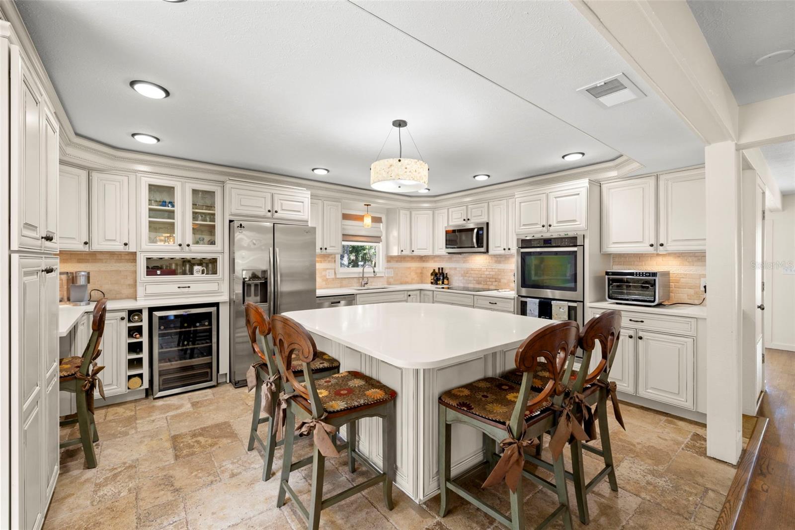 Listing photo id 8 for 14412 Wadsworth Drive