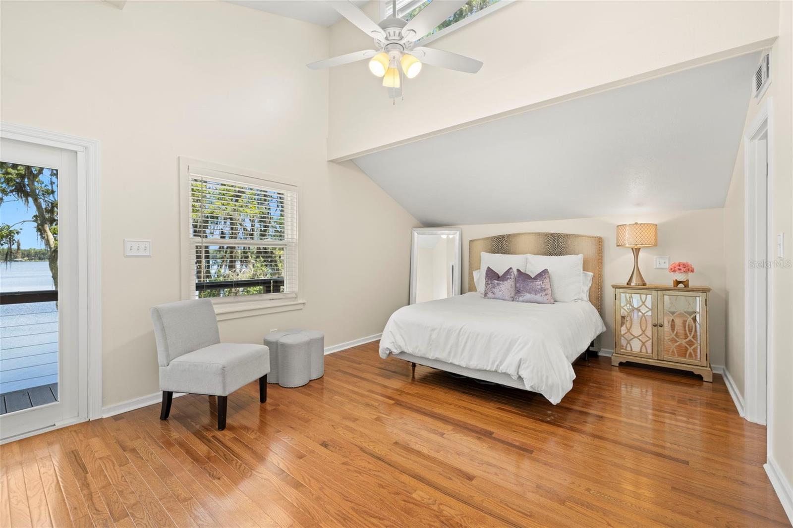 Listing photo id 12 for 14412 Wadsworth Drive