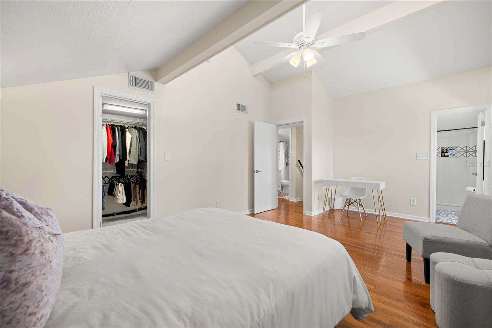 Listing photo id 13 for 14412 Wadsworth Drive