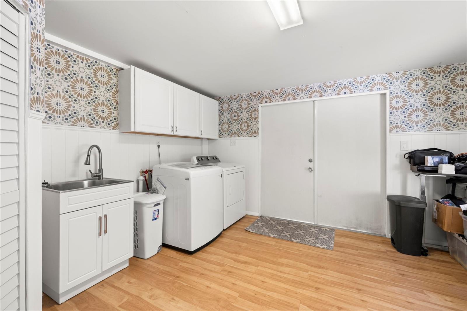 Listing photo id 25 for 14412 Wadsworth Drive