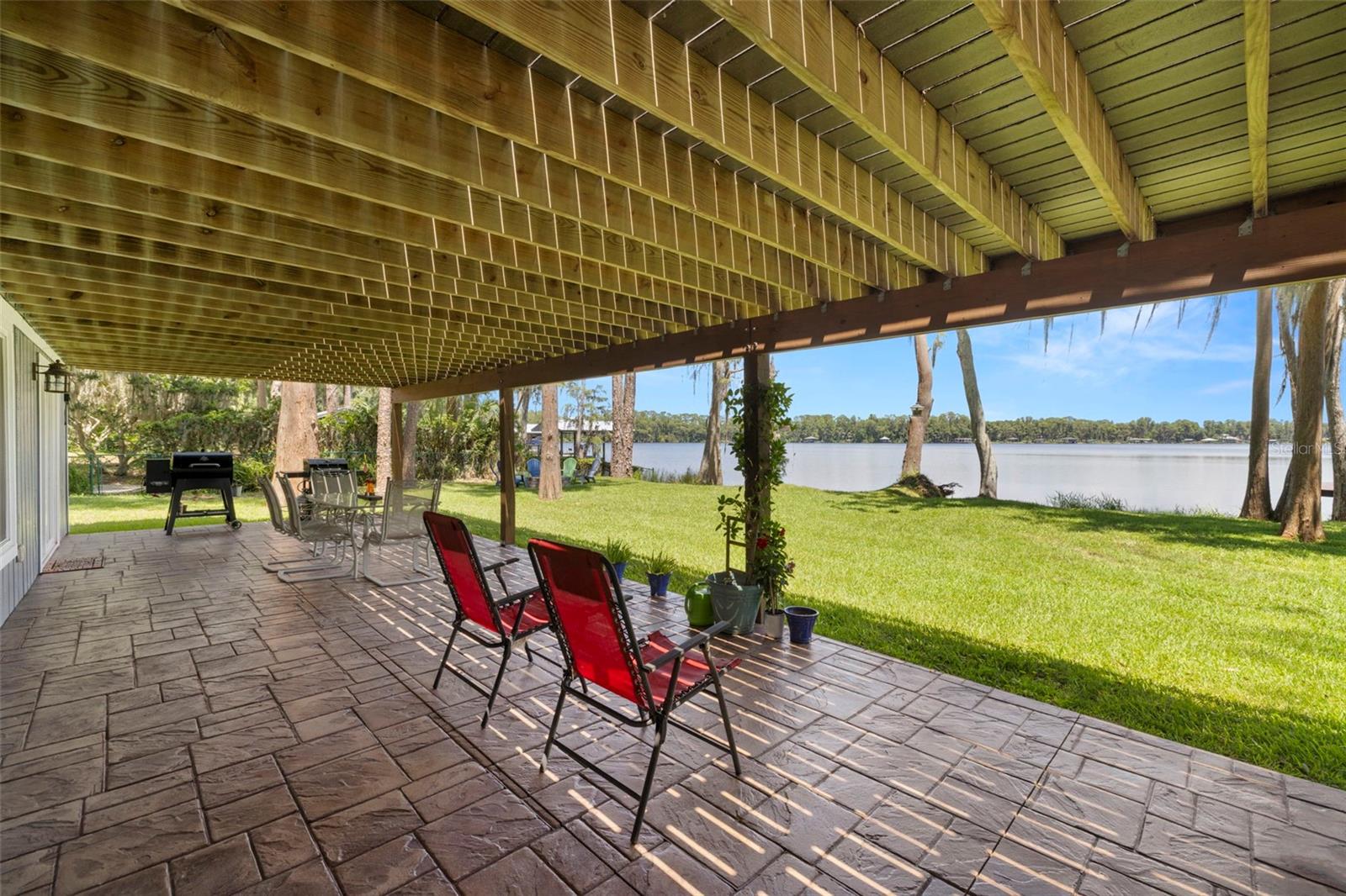Listing photo id 27 for 14412 Wadsworth Drive