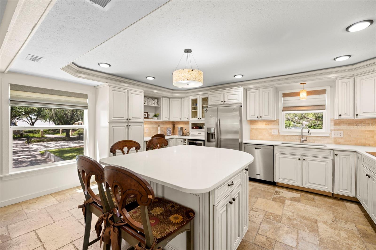 Listing photo id 7 for 14412 Wadsworth Drive