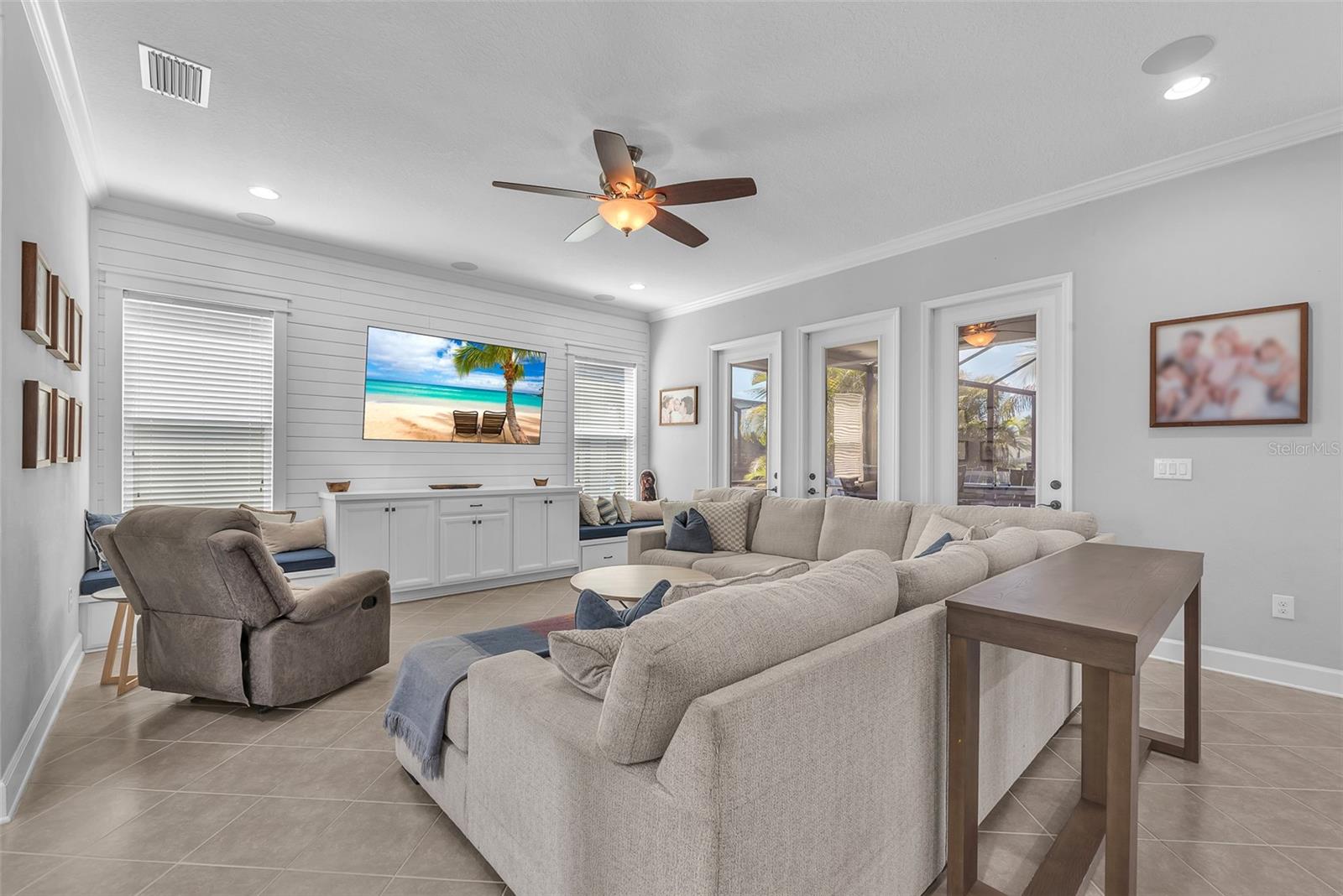 Listing photo id 9 for 11831 Cross Vine Drive
