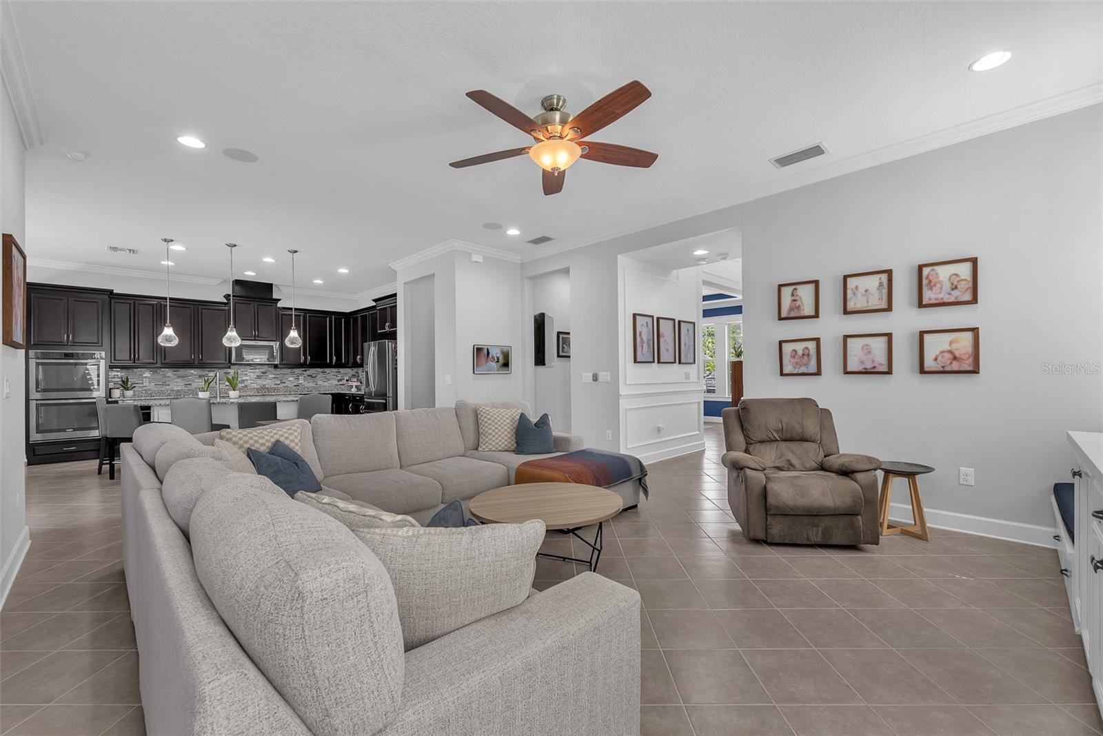 Listing photo id 10 for 11831 Cross Vine Drive