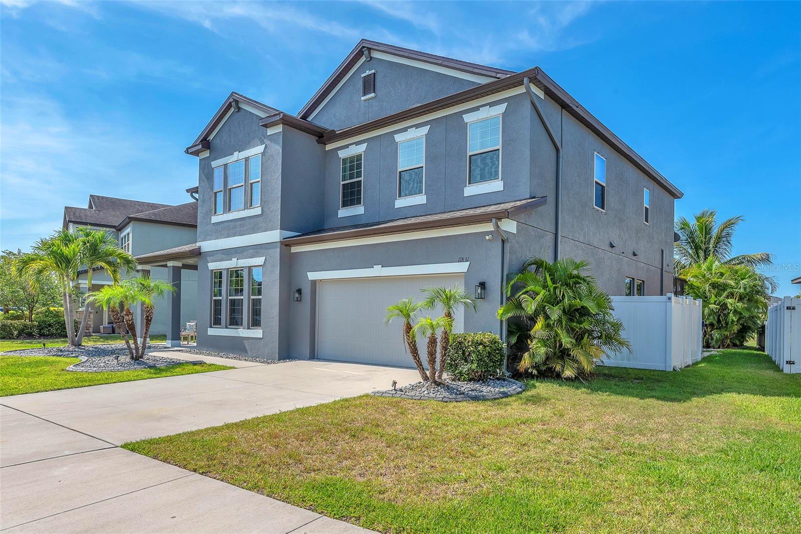 Listing photo id 0 for 11831 Cross Vine Drive