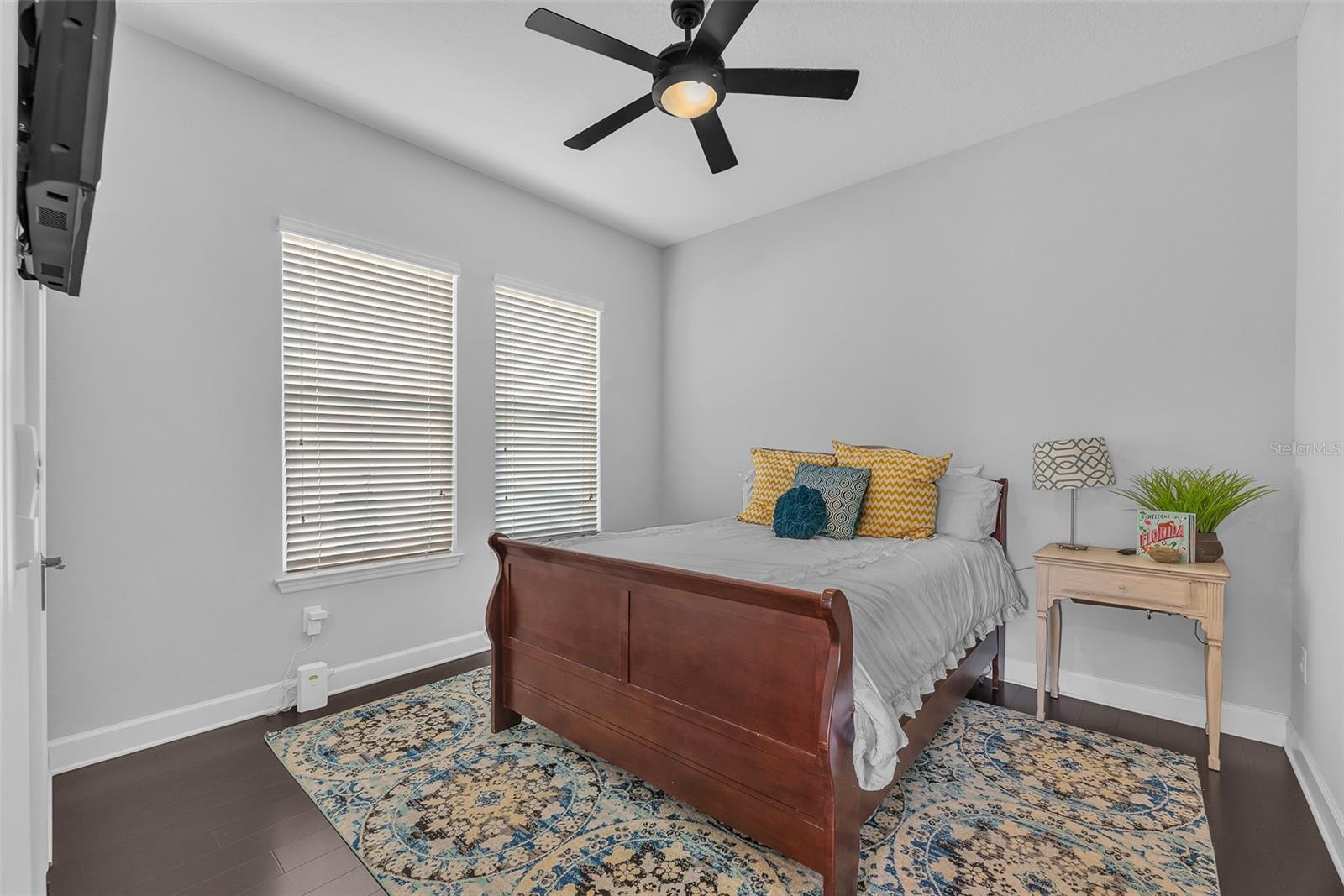 Listing photo id 18 for 11831 Cross Vine Drive