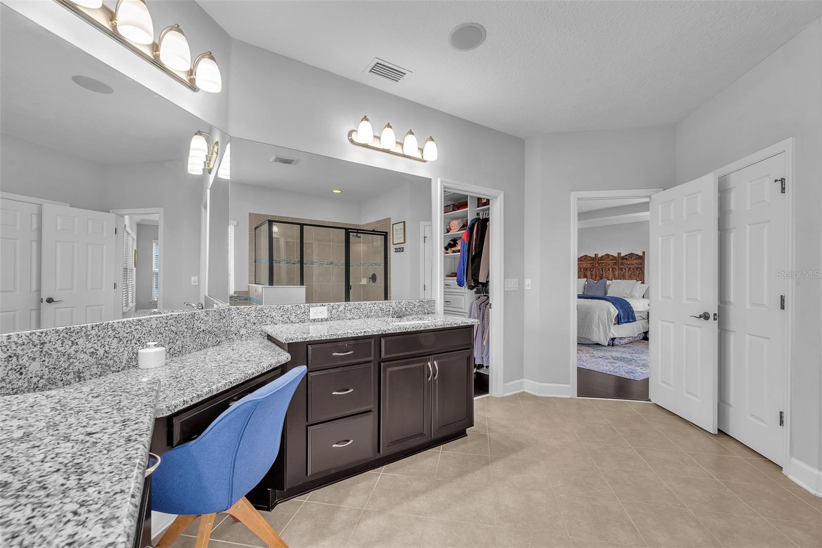 Listing photo id 25 for 11831 Cross Vine Drive