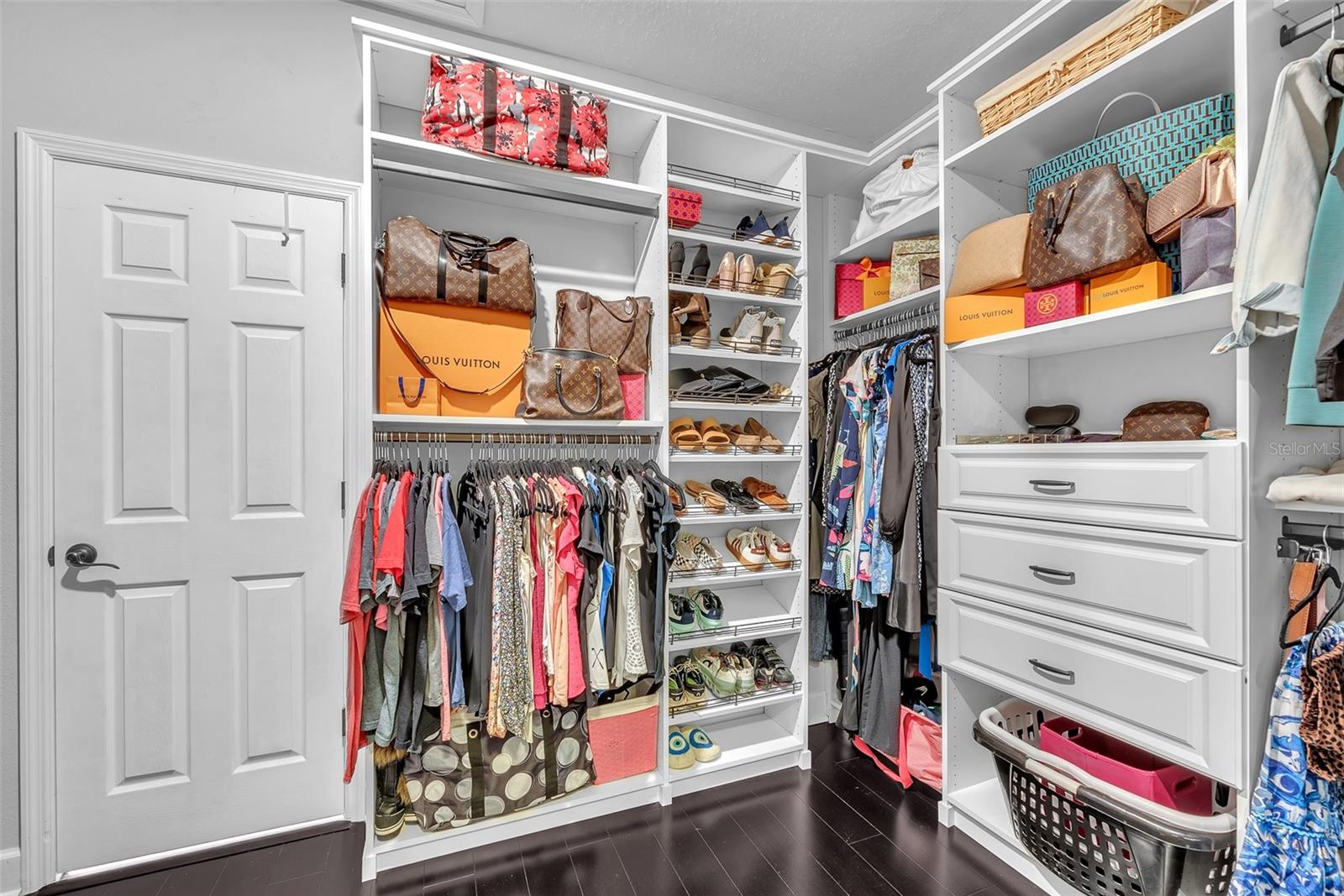 Listing photo id 28 for 11831 Cross Vine Drive