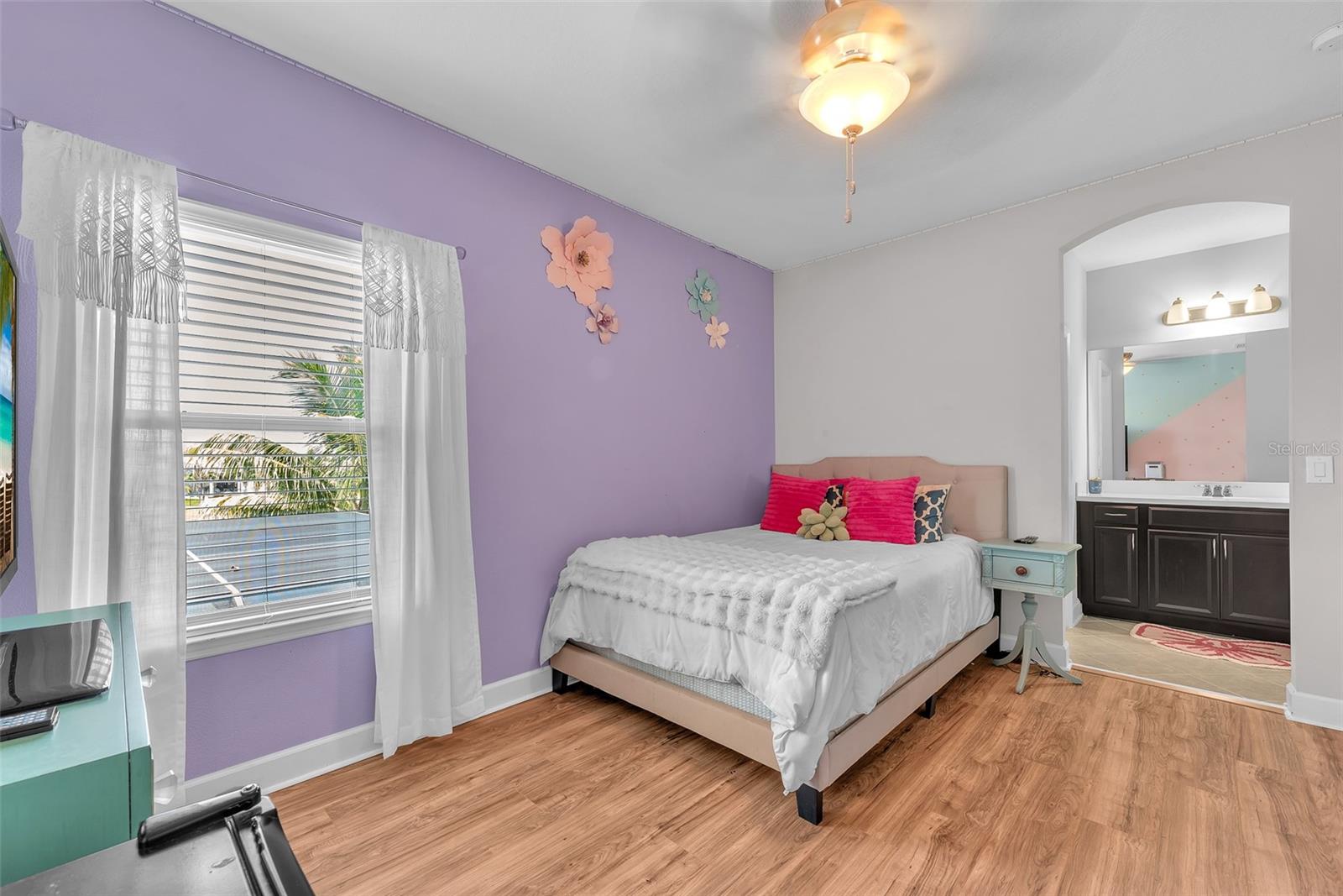 Listing photo id 31 for 11831 Cross Vine Drive