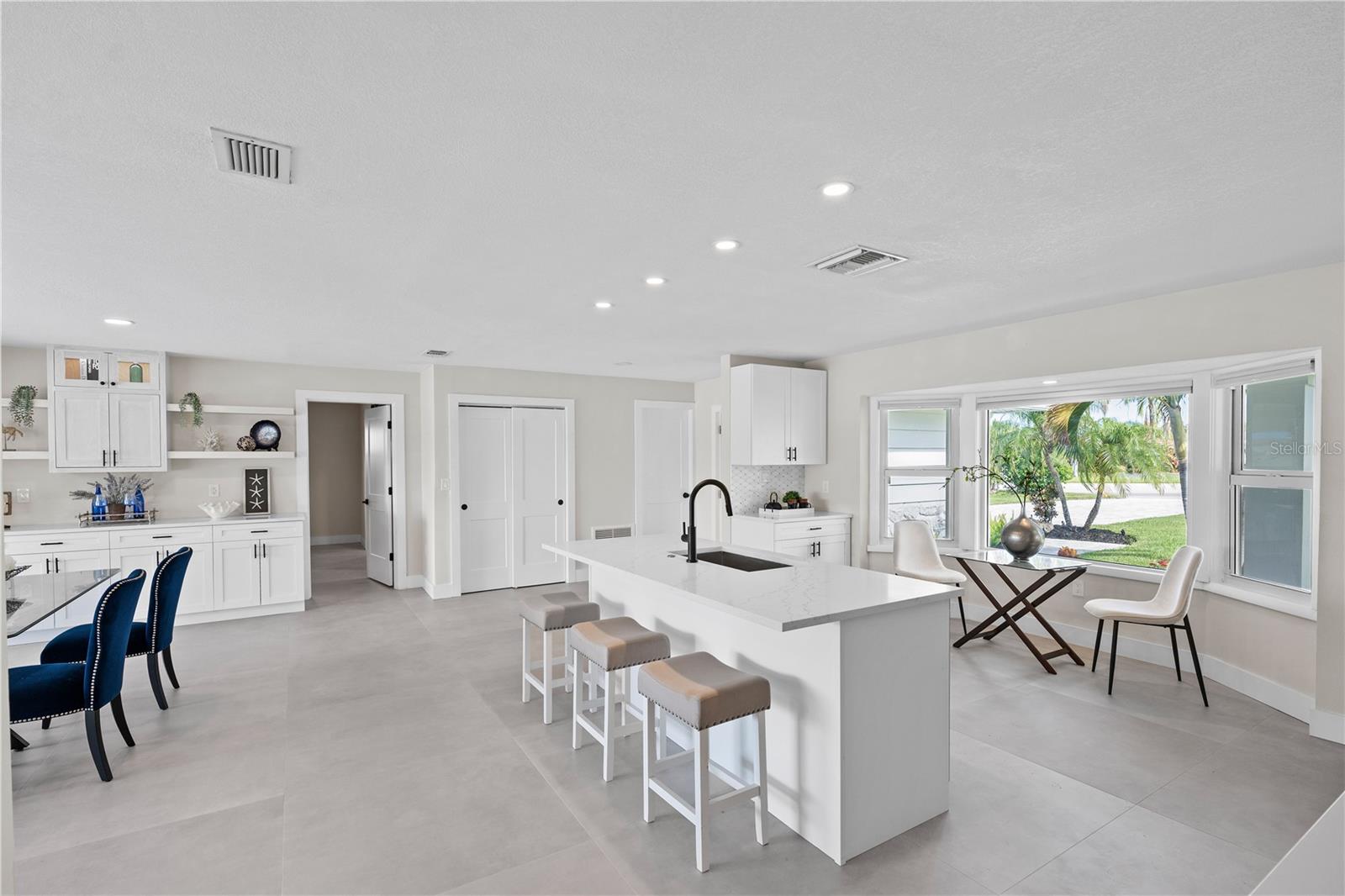 Listing photo id 10 for 24 Marina Terrace