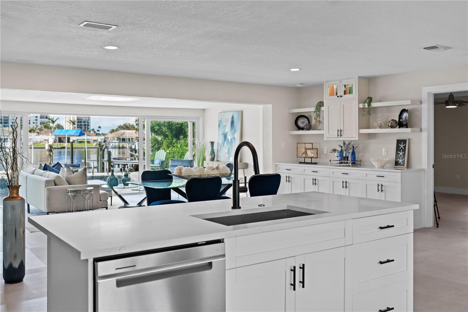 Listing photo id 11 for 24 Marina Terrace