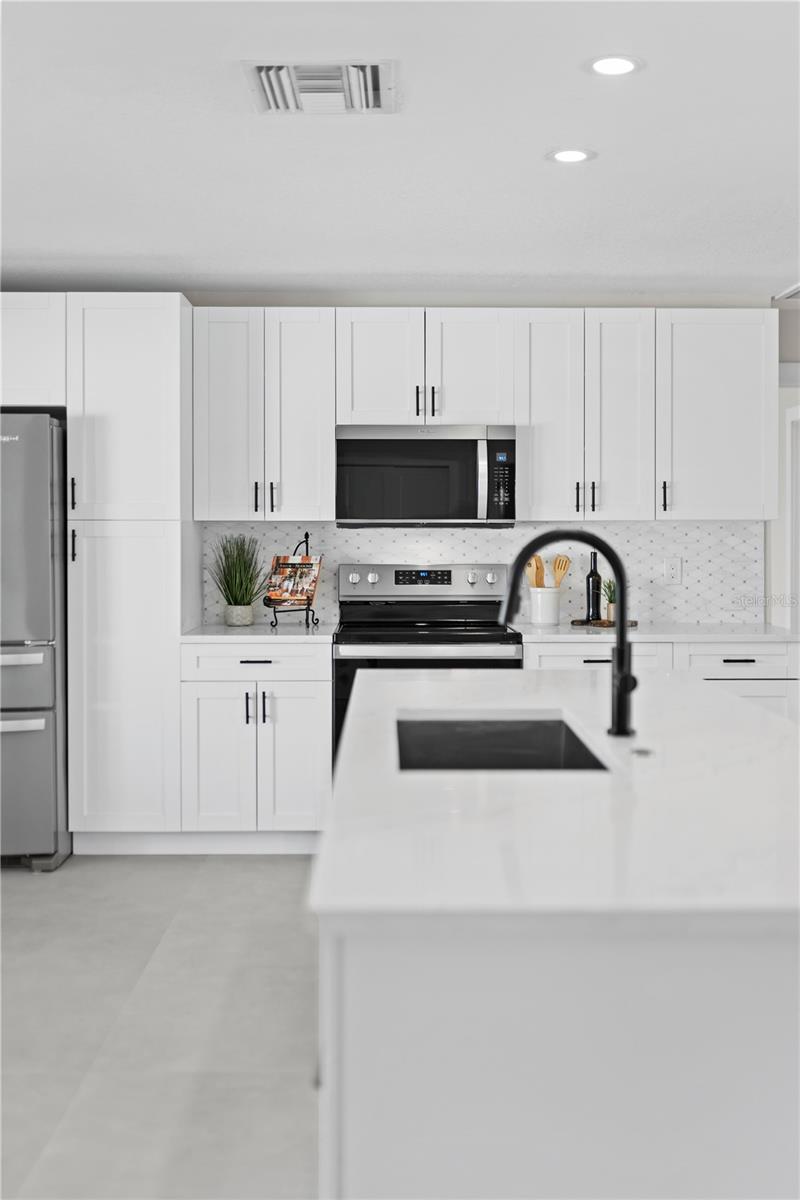 Listing photo id 13 for 24 Marina Terrace