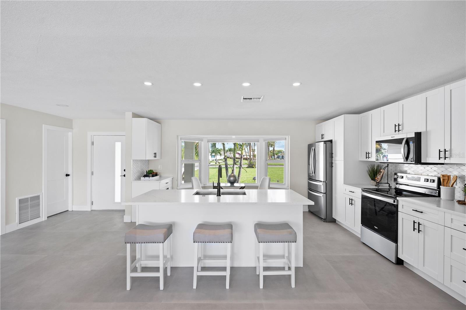 Listing photo id 14 for 24 Marina Terrace