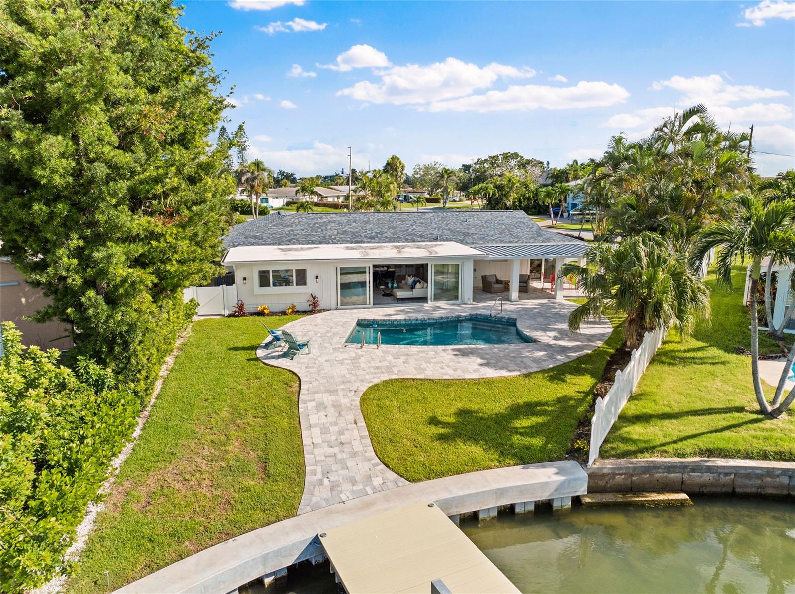 Listing photo id 17 for 24 Marina Terrace