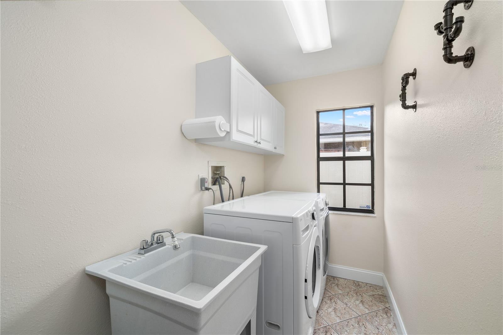 Listing photo id 20 for 8787 Glen Lakes Boulevard N