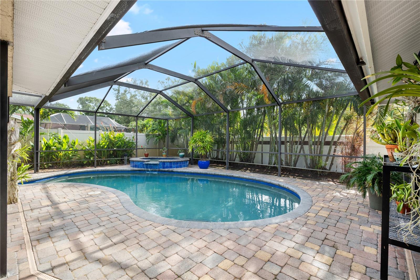 Listing photo id 23 for 8787 Glen Lakes Boulevard N