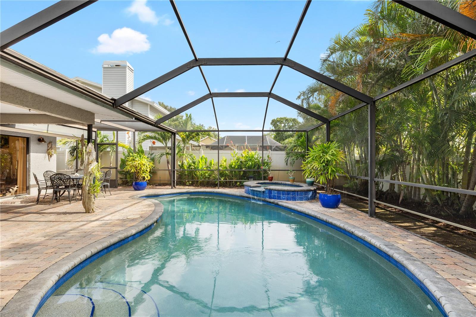 Listing photo id 24 for 8787 Glen Lakes Boulevard N