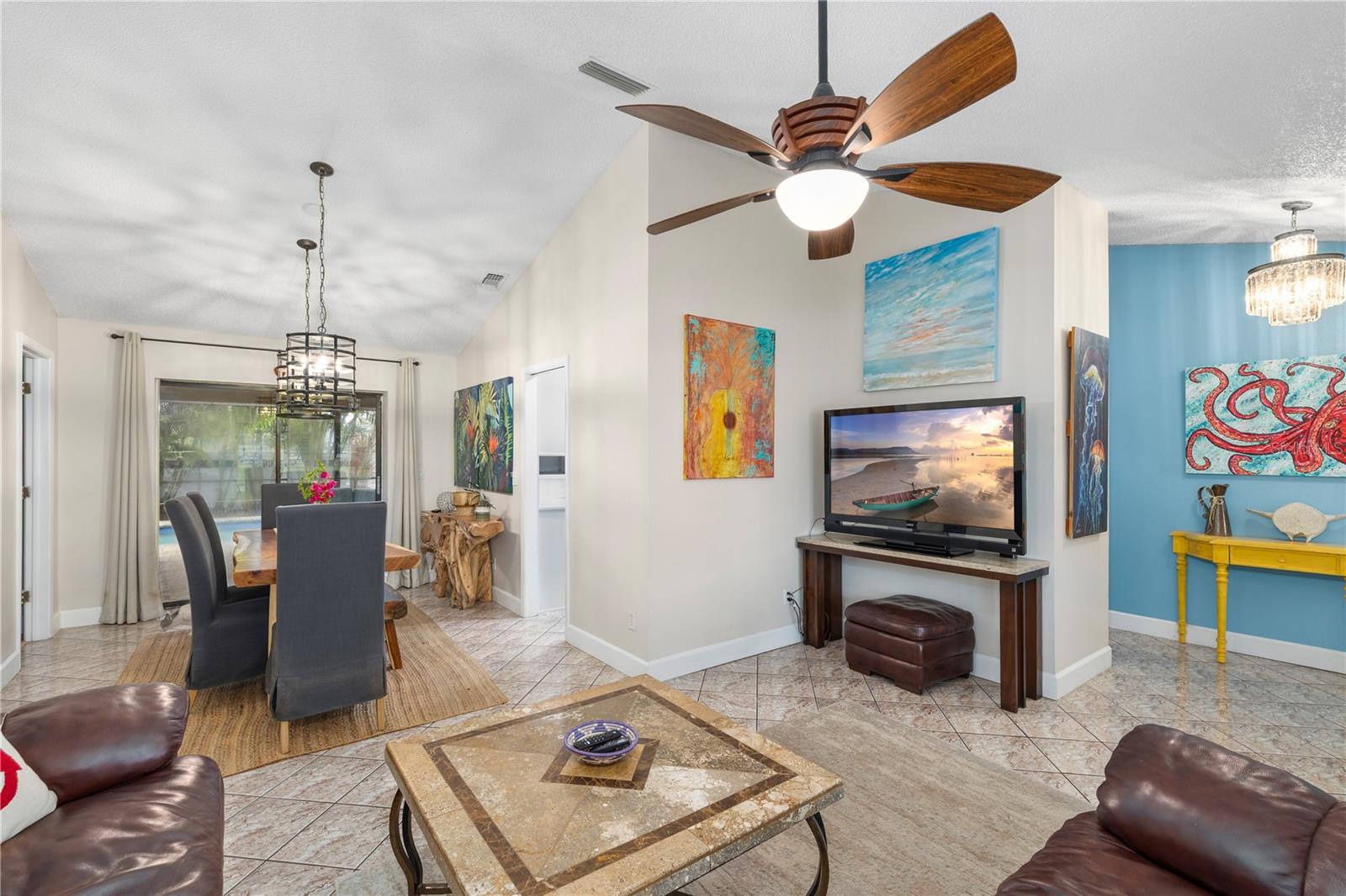 Listing photo id 3 for 8787 Glen Lakes Boulevard N