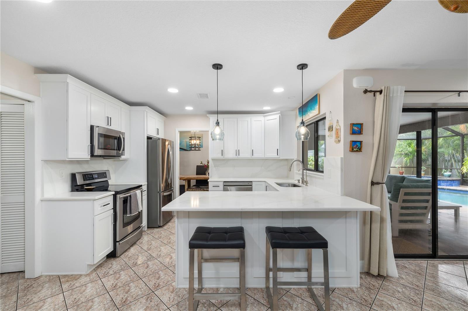 Listing photo id 5 for 8787 Glen Lakes Boulevard N