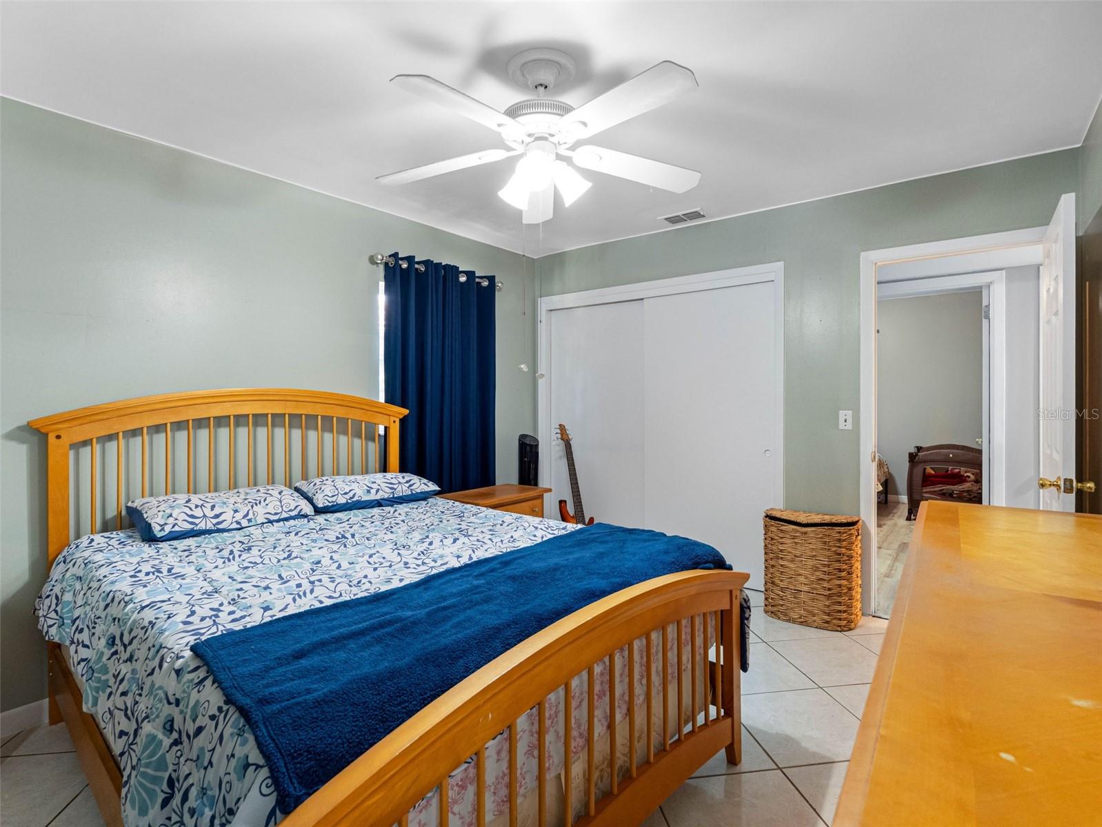 Listing photo id 20 for 6416 Santa Monica Drive