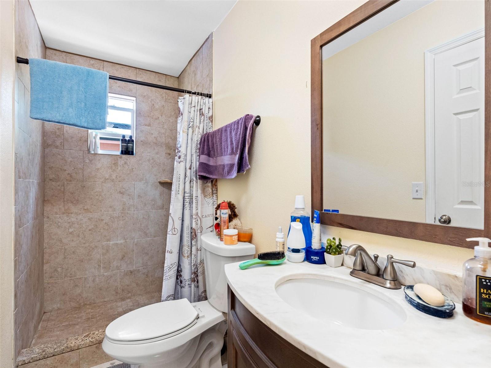 Listing photo id 30 for 6416 Santa Monica Drive