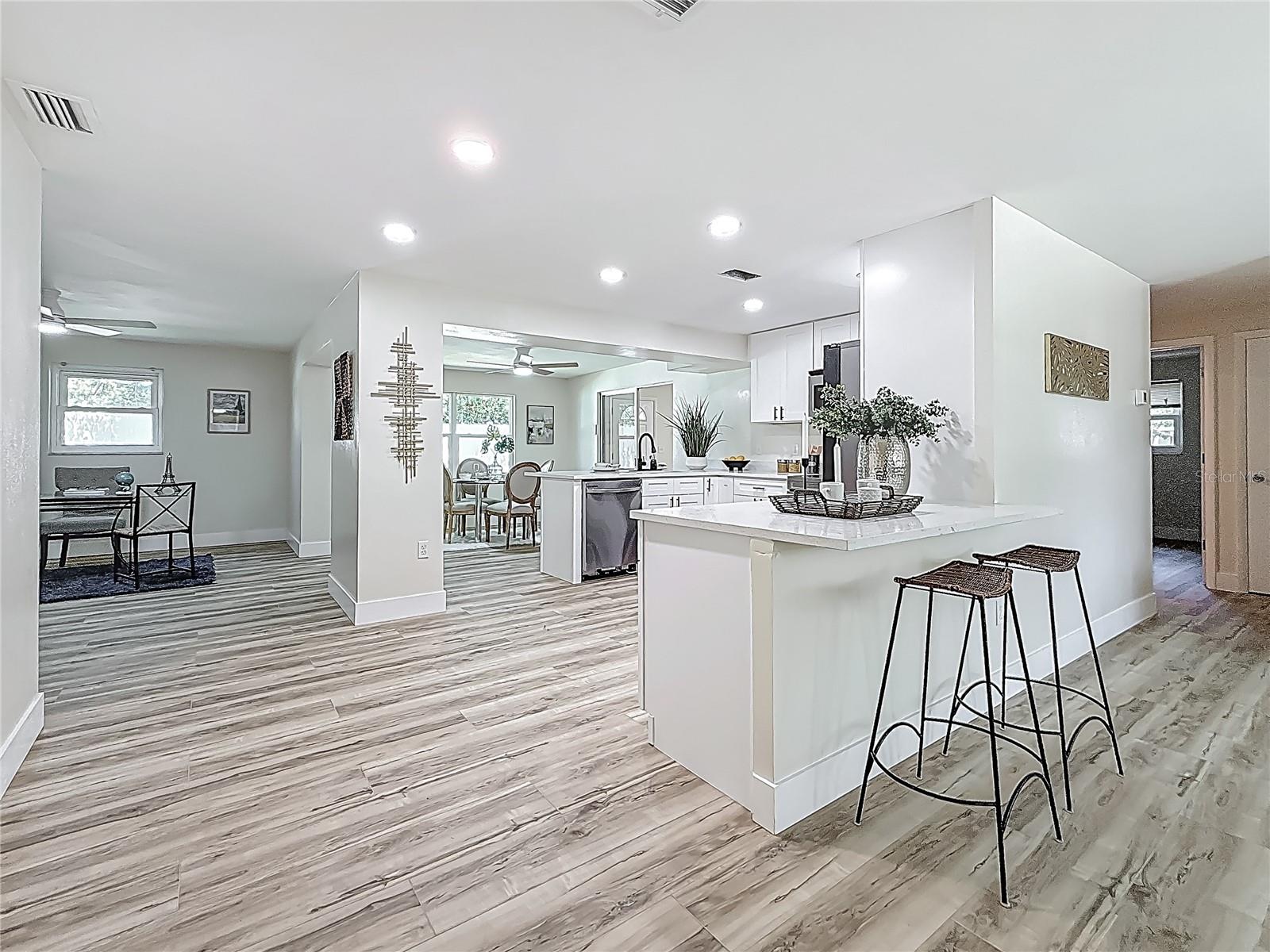 Image 11 of 49 For 1469 Hillcrest Avenue