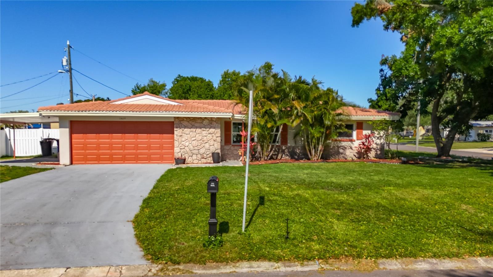 Image 3 of 49 For 1469 Hillcrest Avenue