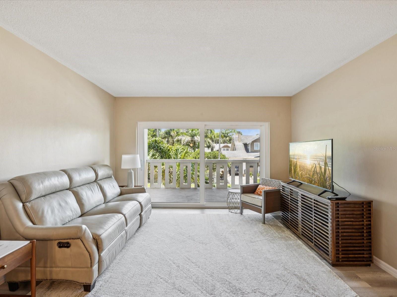 Image 11 of 36 For 1200 Shore Drive Ne 213