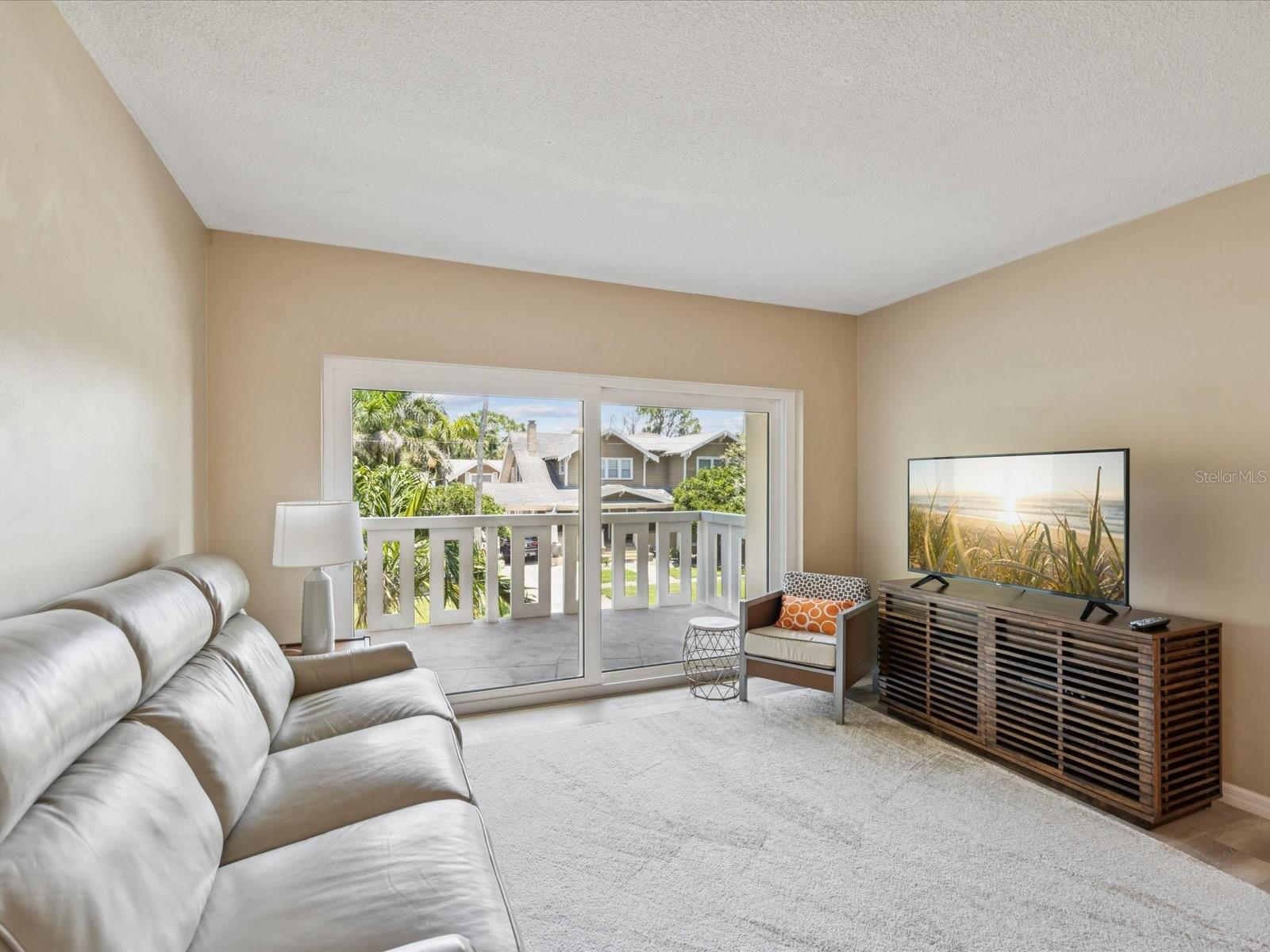 Image 12 of 36 For 1200 Shore Drive Ne 213