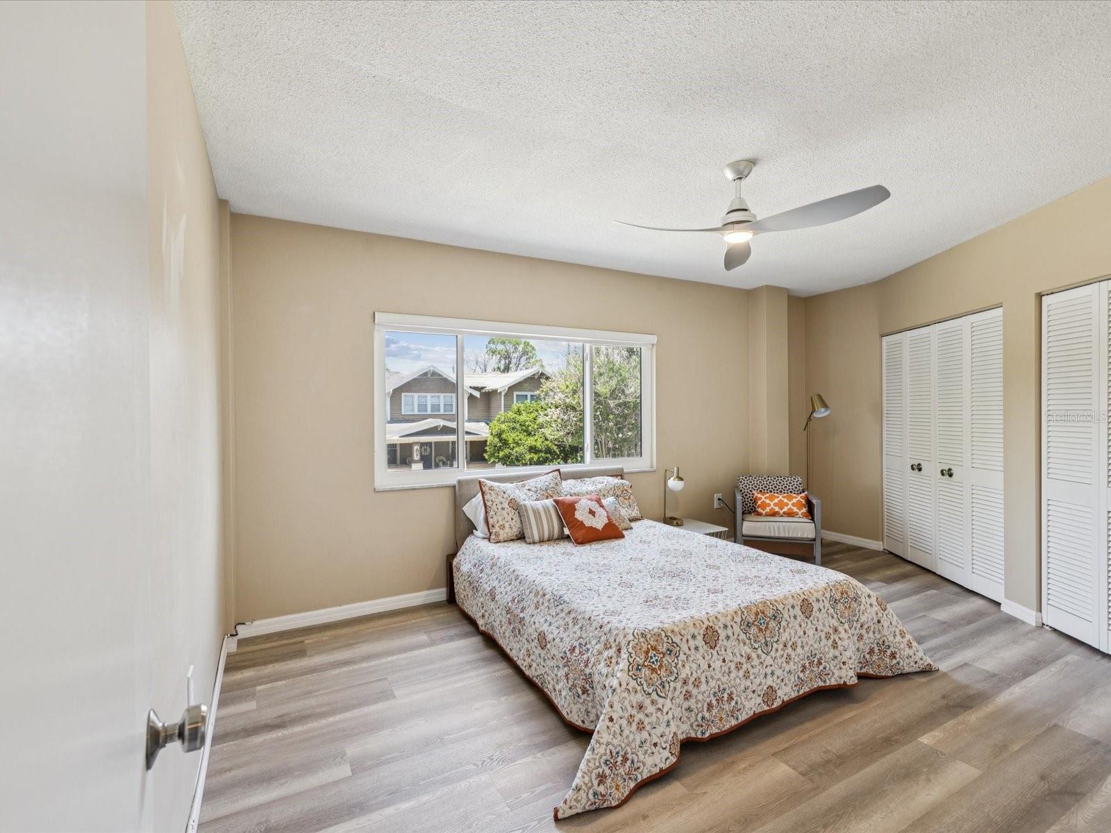 Image 13 of 36 For 1200 Shore Drive Ne 213