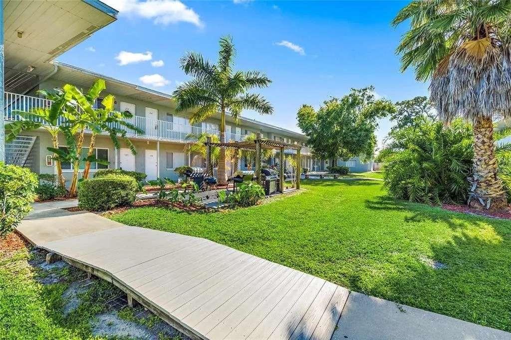 Details for 379 47th Avenue N 103, ST PETERSBURG, FL 33703