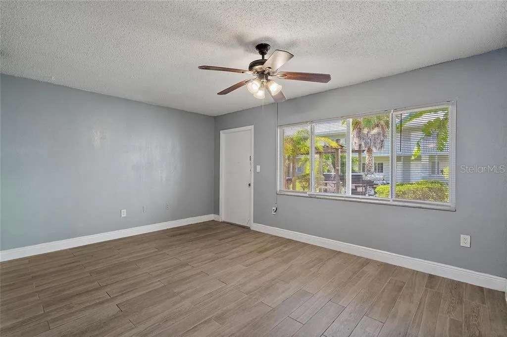 Image 6 of 24 For 379 47th Avenue N 103