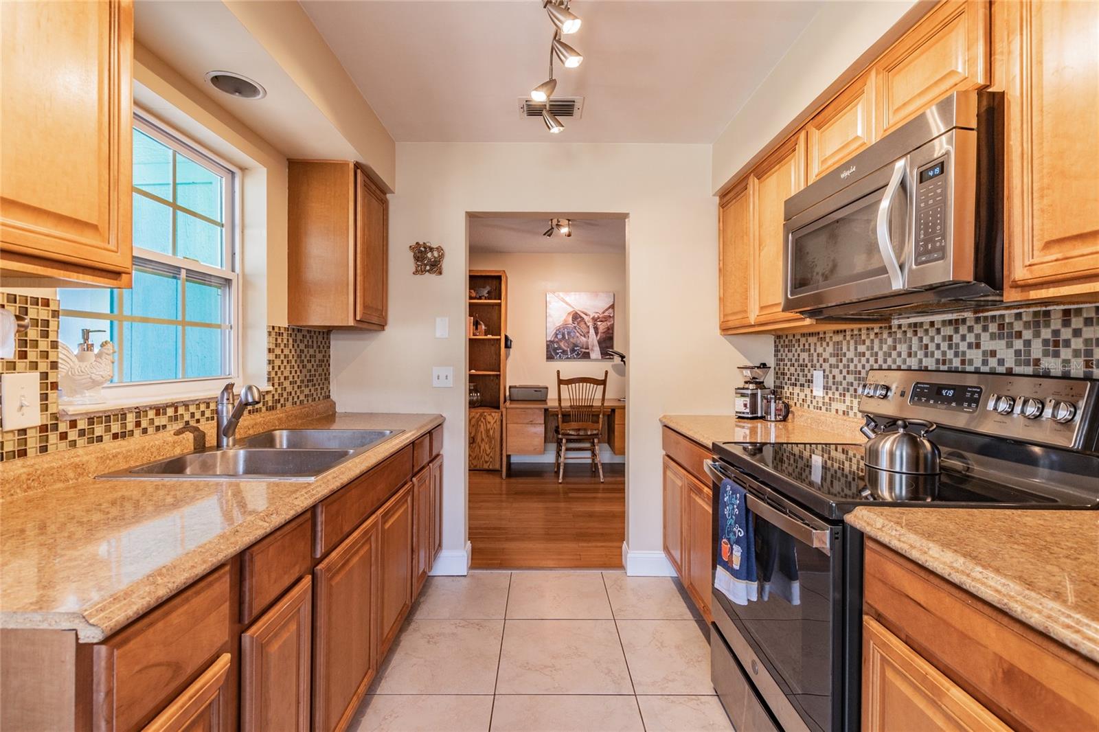 Image 14 of 34 For 2718 Keene Park Drive