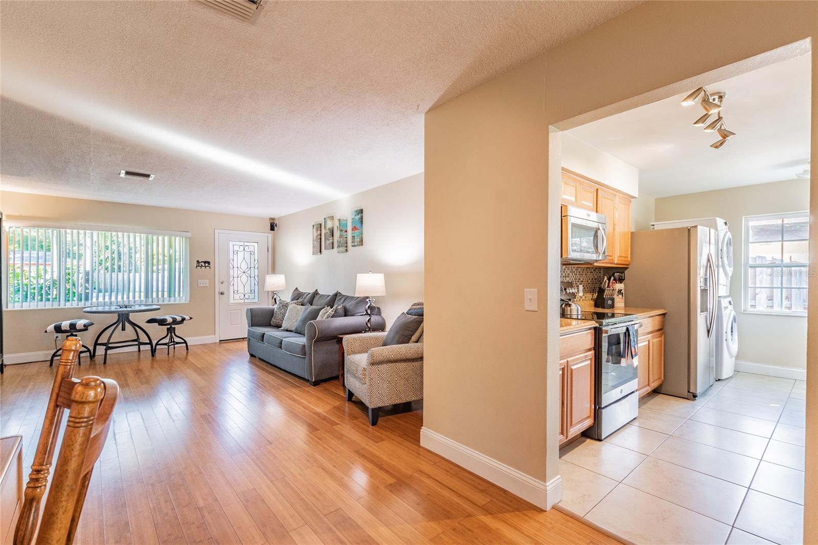 Image 9 of 34 For 2718 Keene Park Drive