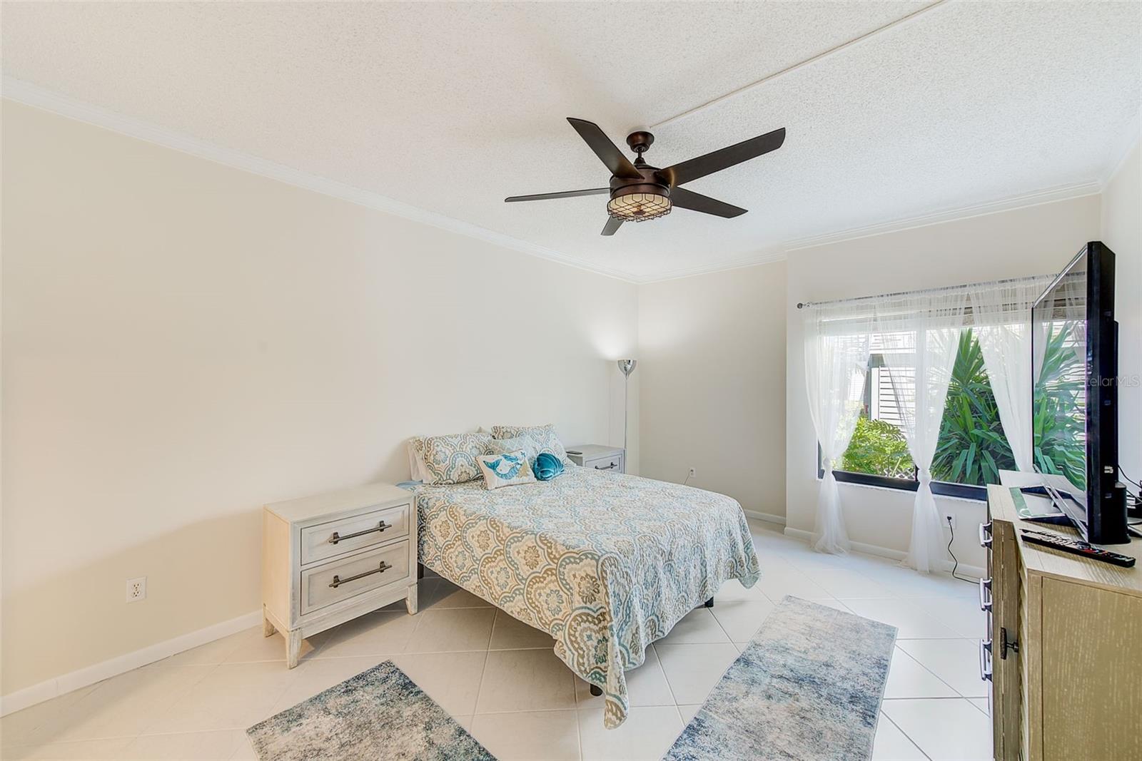Image 10 of 38 For 557 Pinellas Bayway S 303