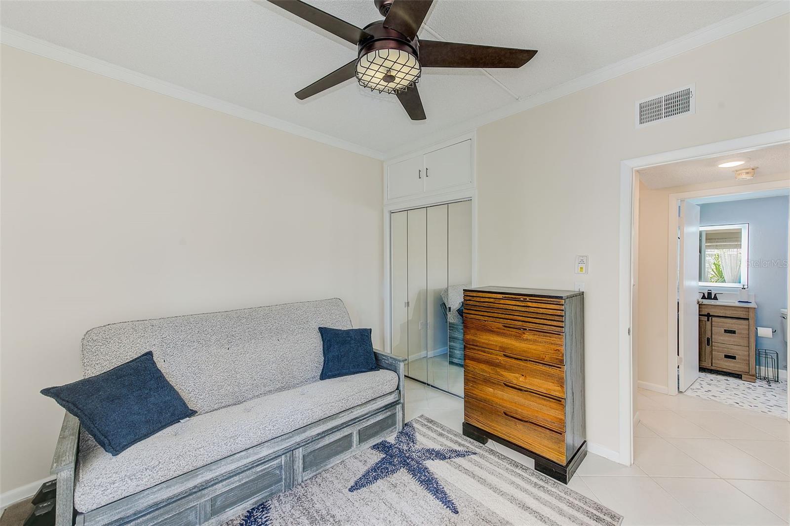 Image 15 of 38 For 557 Pinellas Bayway S 303