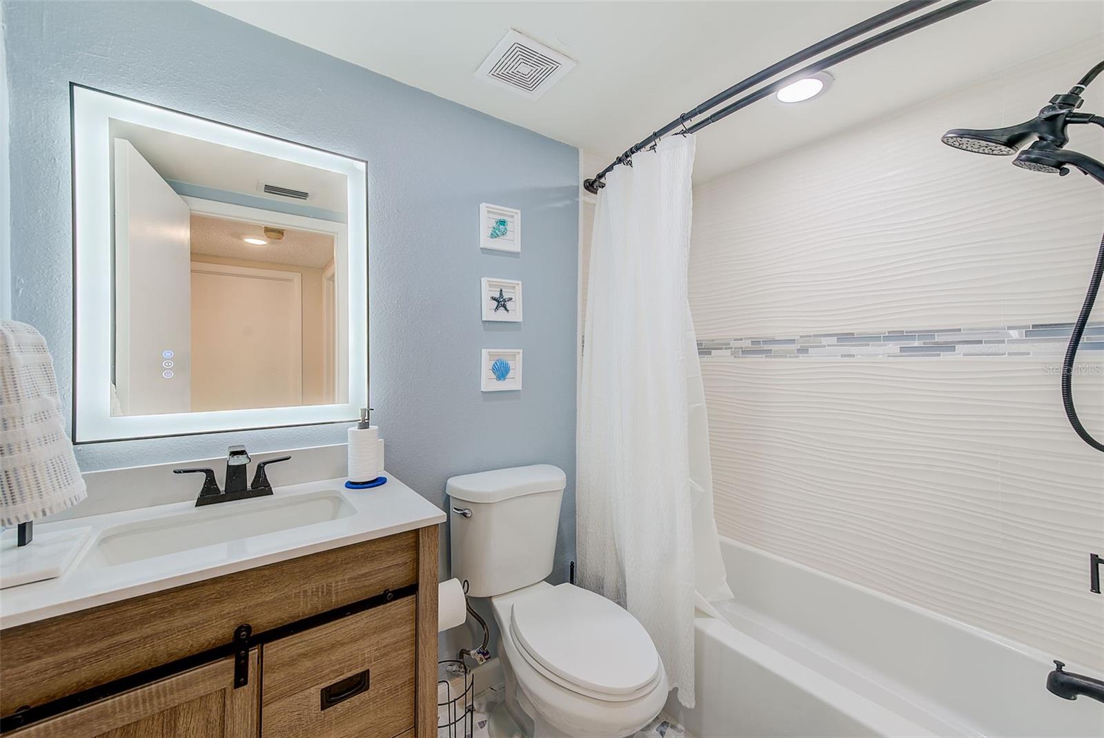 Image 16 of 38 For 557 Pinellas Bayway S 303