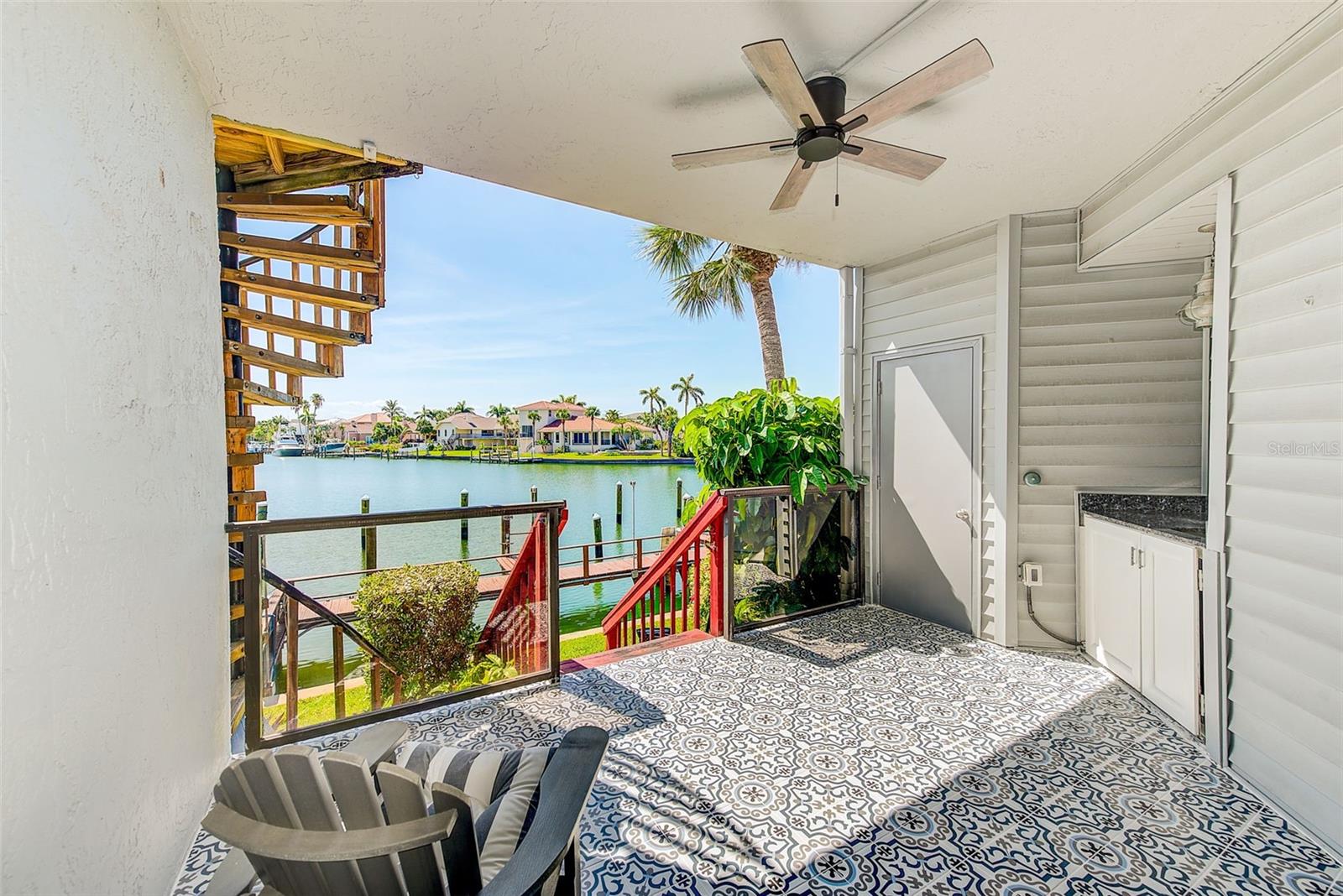 Image 18 of 38 For 557 Pinellas Bayway S 303